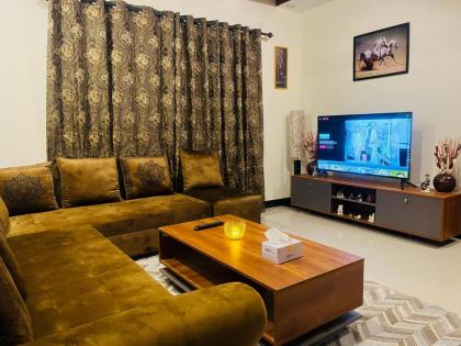 Luxurious Modern Apartments - image 3