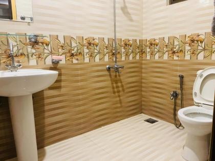 Luxurious Modern Apartments - image 5