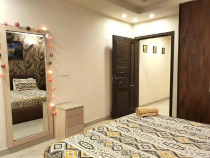 Glorious Vacation Apartments  - image 6