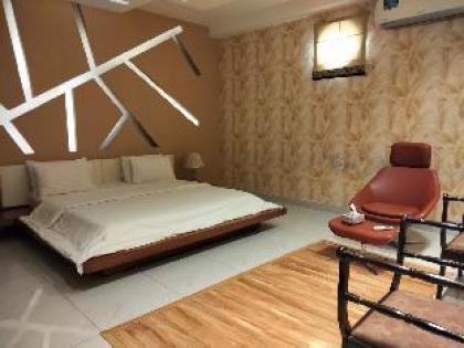 Luxurious Furnished Pent Houses in Islamabad - image 17