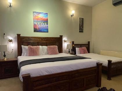 The Life Style Lodges opp Centaurus Mall - image 21