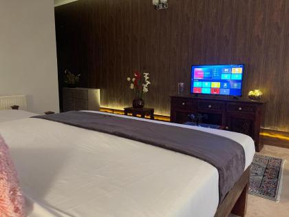 The Life Style Lodges opp Centaurus Mall - image 23