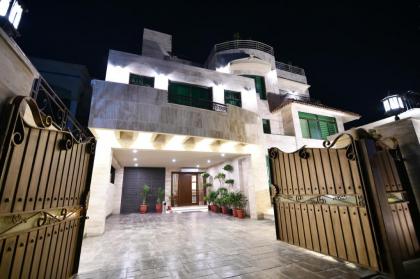 Royal Regency Hotel