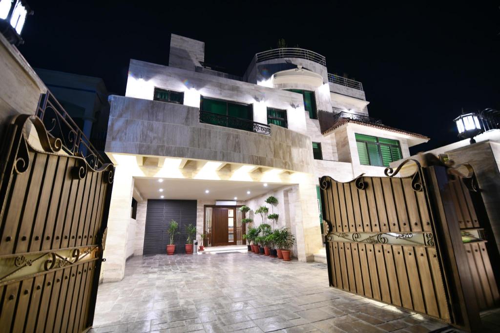 Royal Regency Hotel - main image