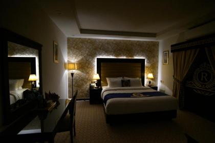 Royal Regency Hotel - image 11