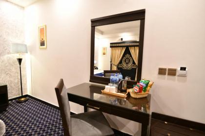 Royal Regency Hotel - image 29
