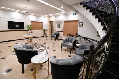 Royal Regency Hotel - image 3