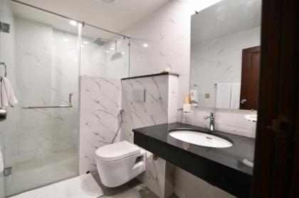 Royal Regency Hotel - image 30