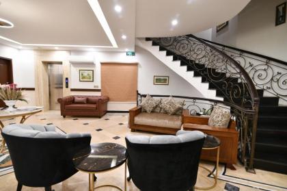 Royal Regency Hotel - image 6