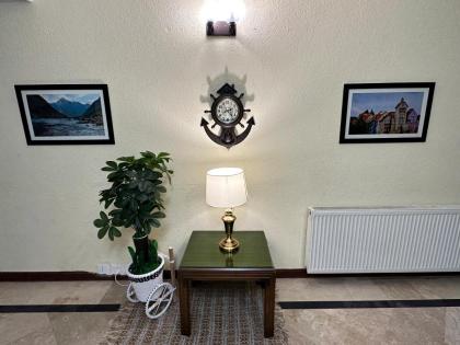 White House Cottages - image 12
