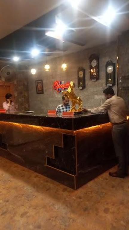 Manat Hotel - image 2