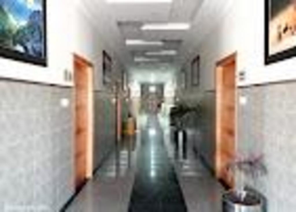 Manat Hotel - image 4