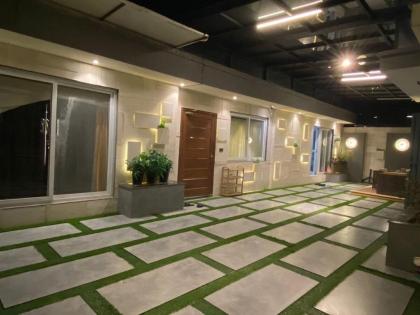penthouse apartment 2 bed - image 13