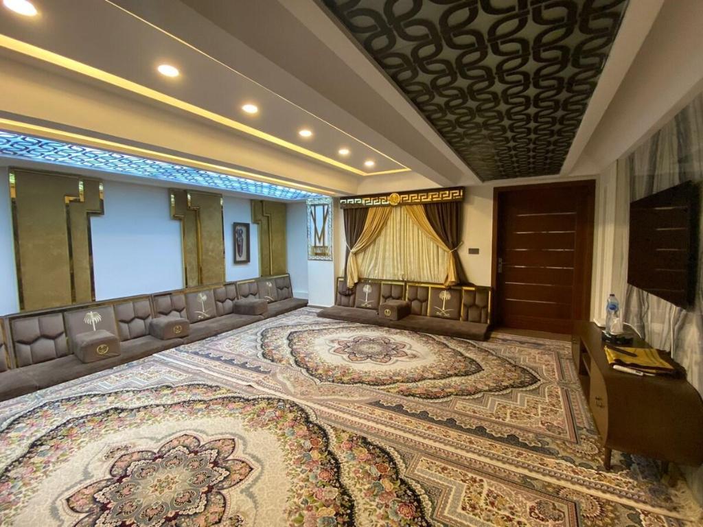 penthouse apartment 2 bed - image 2