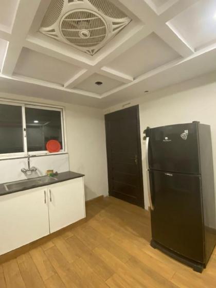 penthouse apartment 2 bed - image 7