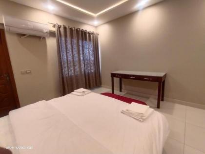 Deluxe 3 bedroom apartment DHA 2 near Giga - image 14