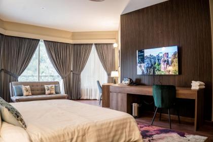 Hillside Residence E-7 by Paramount Hospitality - image 1