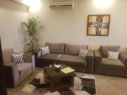 Lavish Living Apartments & Suites