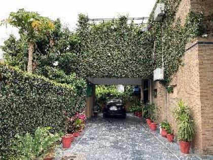 Riviera Courtyard - image 11
