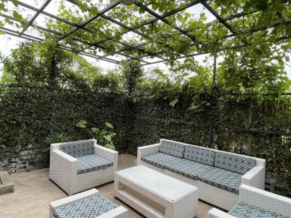 Riviera Courtyard - image 19