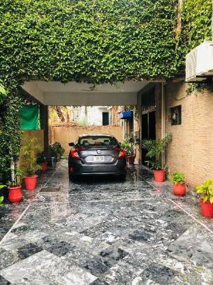 Riviera Courtyard - image 3