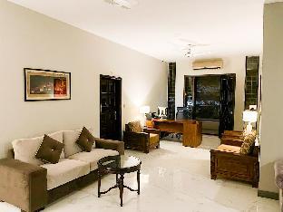 Riviera Courtyard - image 5