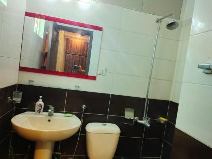 Luxurious & Cozy 1BHK Apartment Wi-FiSmart TV - image 14