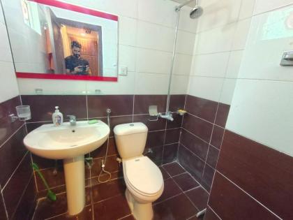 Luxurious & Cozy 1BHK Apartment Wi-FiSmart TV - image 15