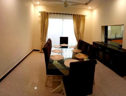 Haven Lodge stylish vacation home for family stay - image 2