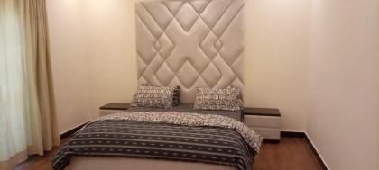 Haven Lodge stylish vacation home for family stay - image 23
