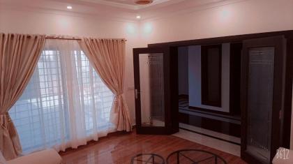 Haven Lodge stylish vacation home for family stay - image 3