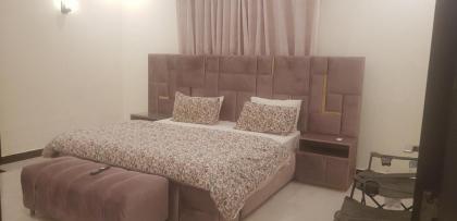 Haven Lodge stylish vacation home for family stay - image 4