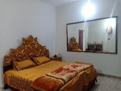 A Private Room With Separate Entrance And Parking