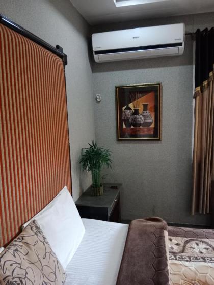 Hotel Kashmir Lodge - image 30