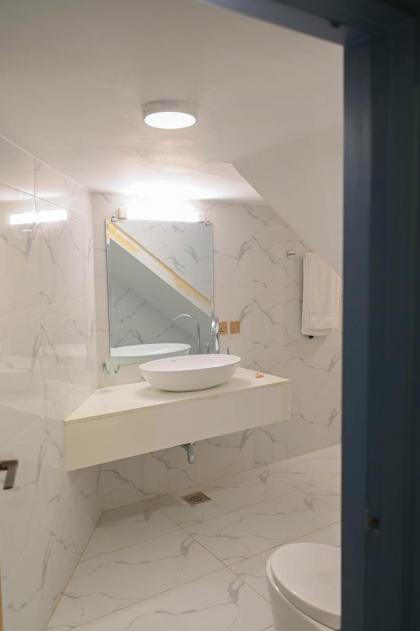 The Luxus Lodge - image 28