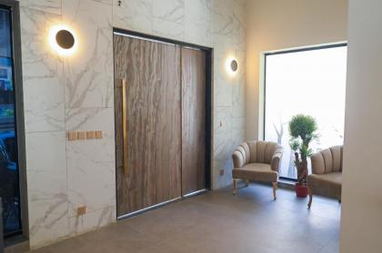 The Luxus Lodge - image 8