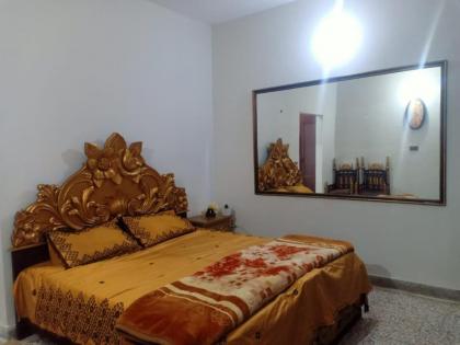 Room with Separate Entrance & Parking & Fast Wifi 