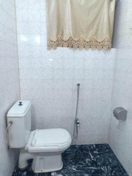 Room with Separate Entrance & Parking & Fast Wifi - image 8