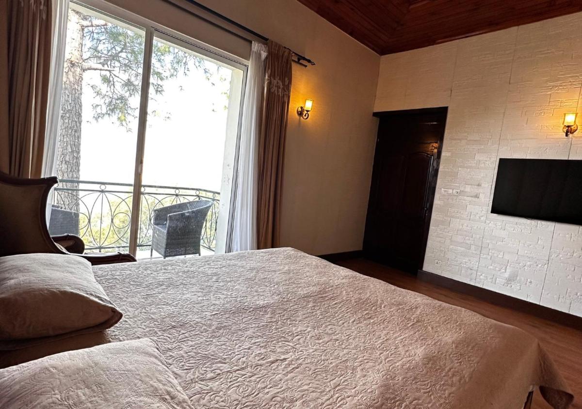 PINETOP RESORT - image 2