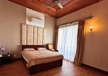 PINETOP RESORT - image 7