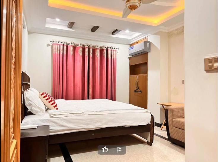 Ibex Hotel - image 6