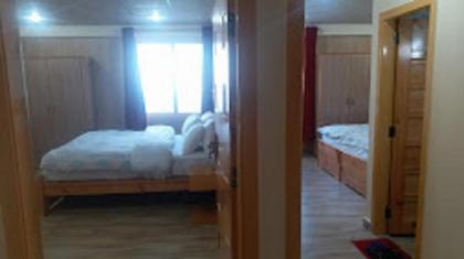 Heavess Peak Hotel - image 12