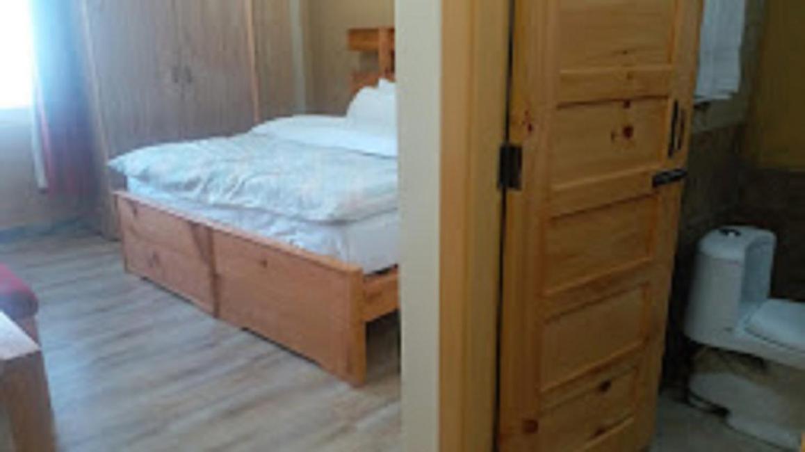 Heavess Peak Hotel - image 7