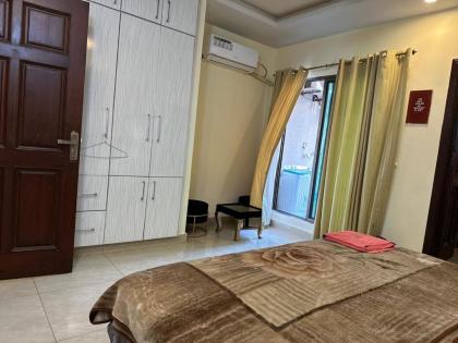 Entire One Bedroom Furnished Apartment - image 30