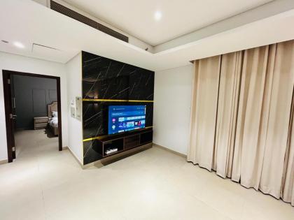 Luxury 1BHK APT one constitution ave isb - image 18