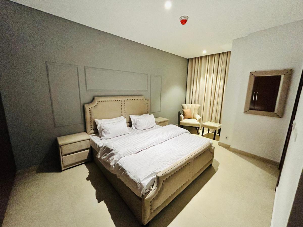 Luxury 1BHK APT one constitution ave isb - image 7