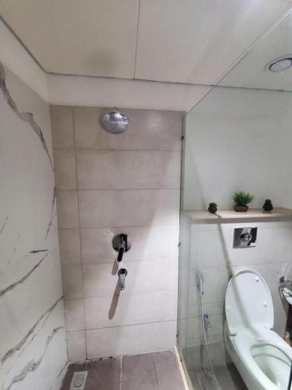 Flat in the Heart of the City - image 12
