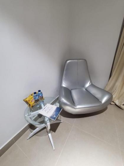 Flat in the Heart of the City - image 13