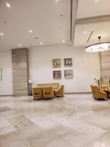 Flat in the Heart of the City - image 2