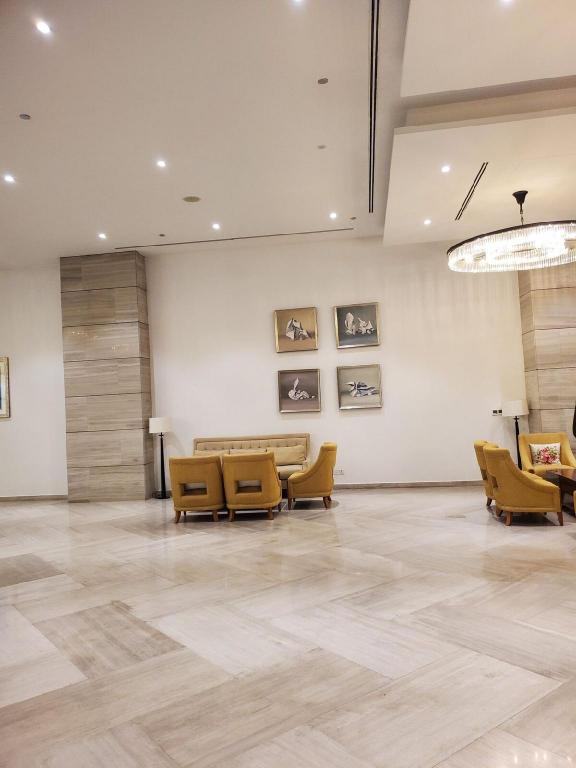 Flat in the Heart of the City - image 2